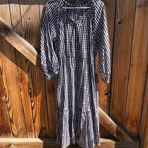 Midi swing dress in gingham daisy